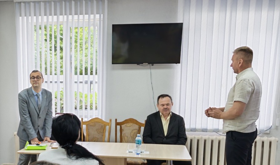 В ТЦСОН прошла информационная встреча, на которой присутствовали представители областной организации "БелТИЗ"