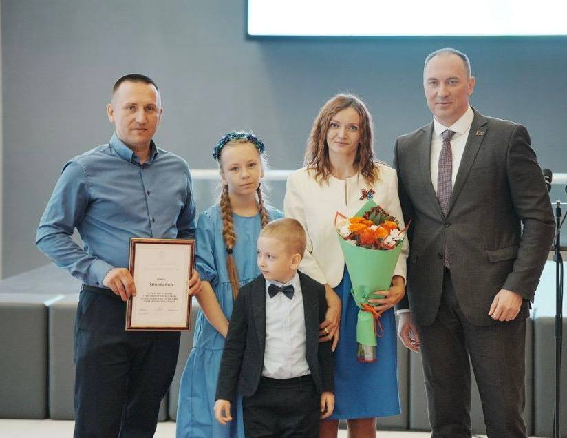Состоялся областной семейный праздник «Беларусь – это МЫ!» Состоялся областной семейный праздник «Беларусь – это МЫ!»